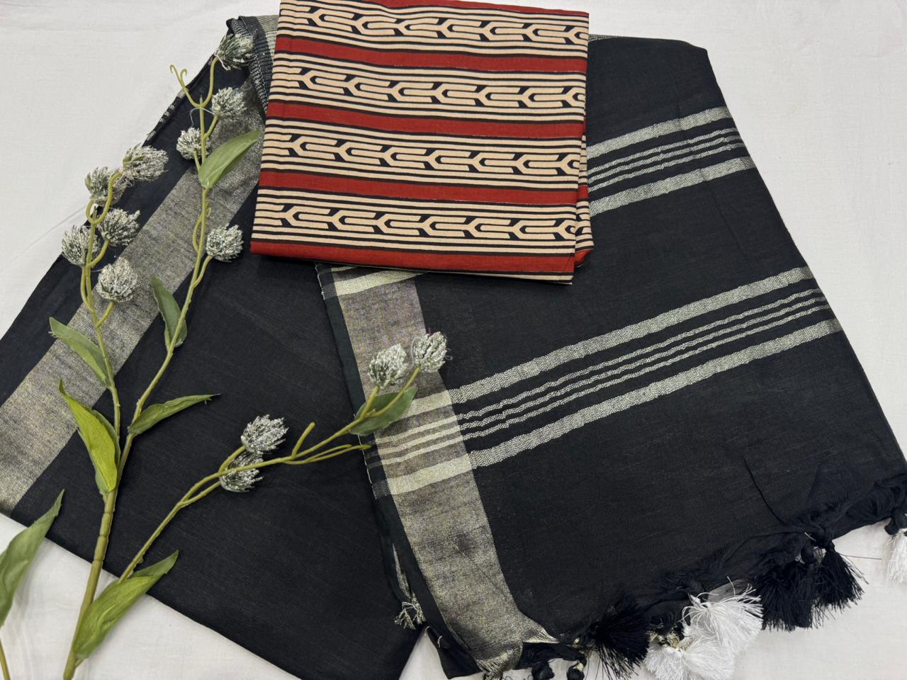 Plain Cotton Linen Saree Wholesale in Black – Lightweight Handcrafted Designer Linen Saree for Boutiques & Retailers | Fabtexs